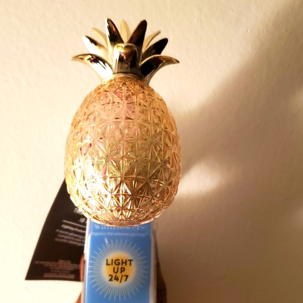 Bath And Body Works 24/7 Light Up Pineapple Wallflower Plug